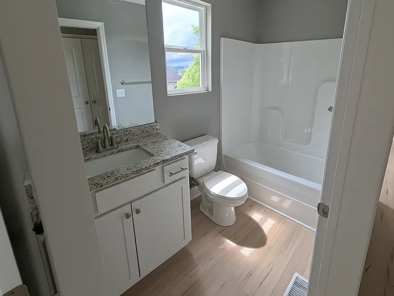 2405 Harley St — Photo 4
