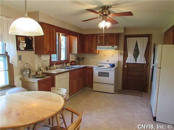 4th image of 107 Pumpkin Ln