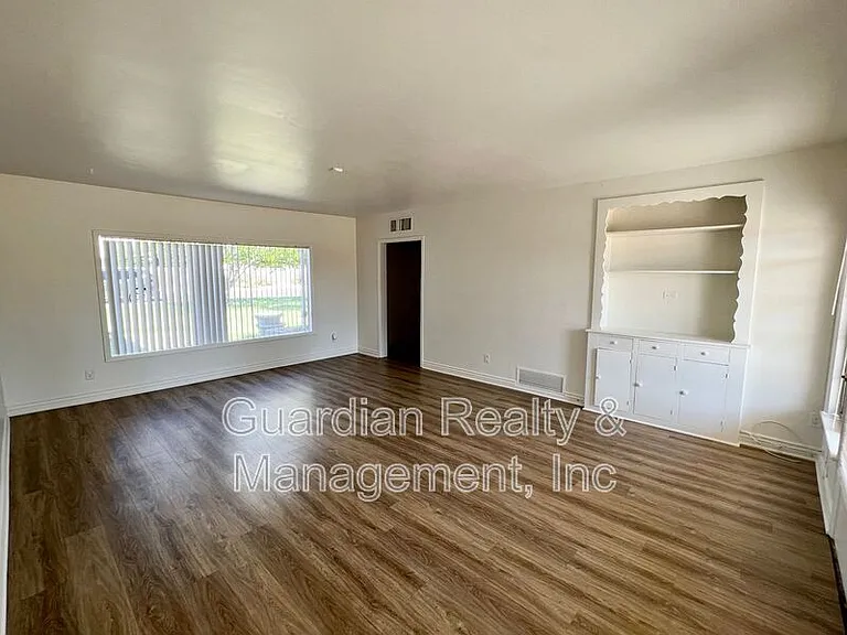 535 W Edgemont Ave — Photo 2