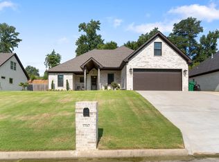 7717 S Shoreline Blvd, Benton, AR 72019