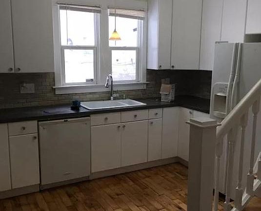 4th image of 800 Kalamazoo Ave SE