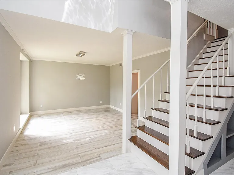 755 Last Arrow Dr — Photo 9
