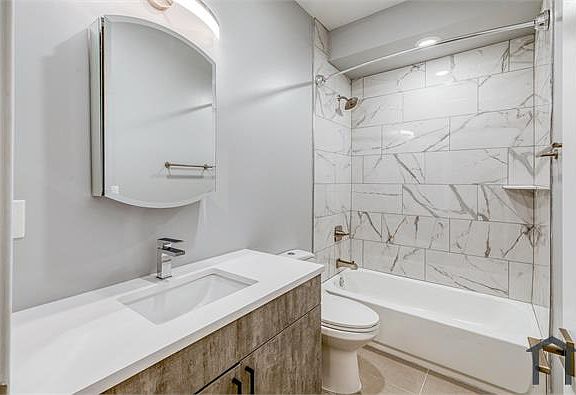 5th image of 1728 Marlton Ave #3