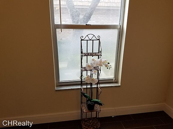 4th image of 200 Saint Andrews Blvd APT 501