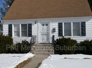 2243 S 10th Ave, Broadview, IL 60155