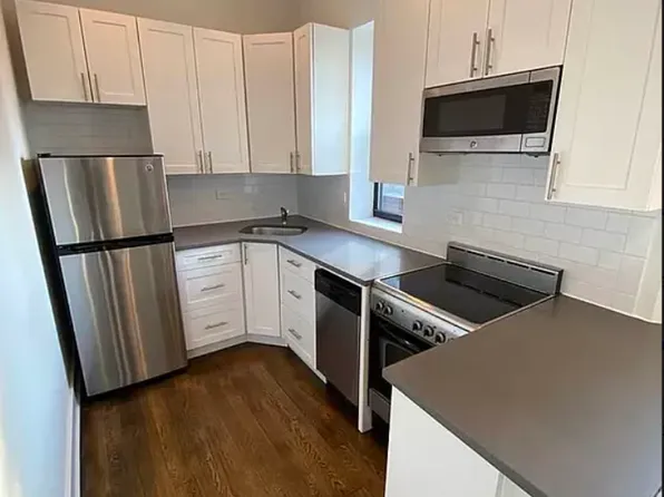 119 West 15th Street image 1 of 4