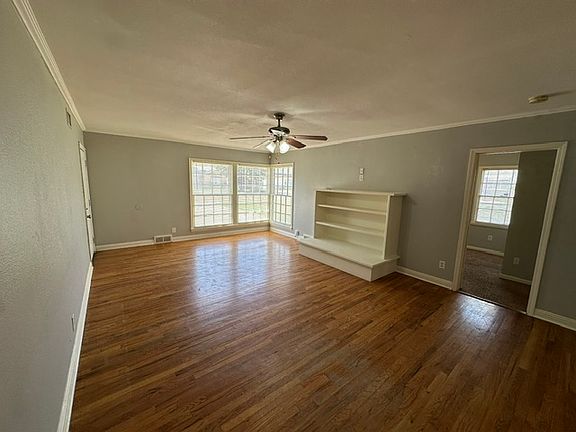 4th image of 2604 31st St