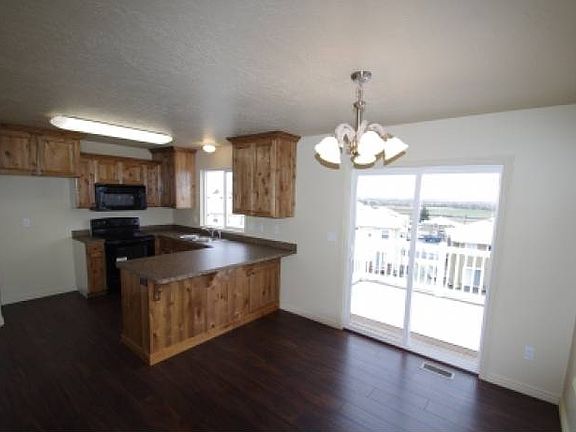 Kitchen - Dining