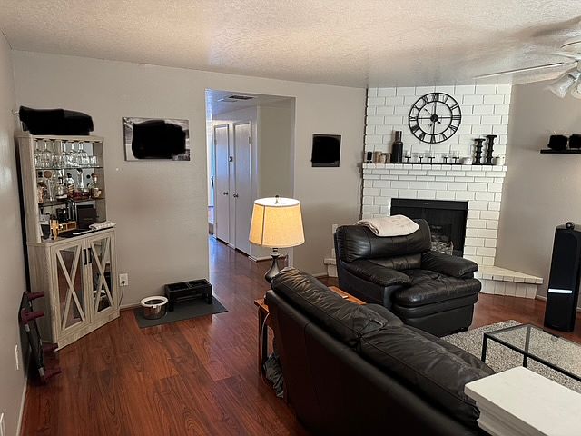 Living Room with Gas Fireplace