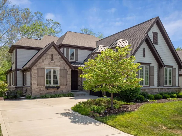 730 Woods Of Ladue Ln, Saint Louis, MO 63124