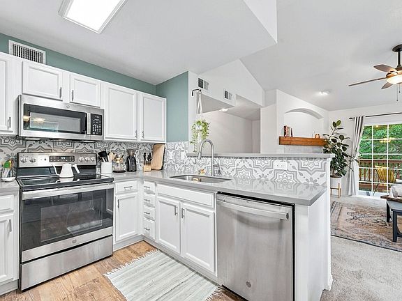 5th image of 3002 W Elizabeth St #21G