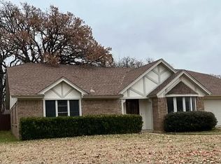 5915 Mission Ridge Dr, Arlington, TX 76016