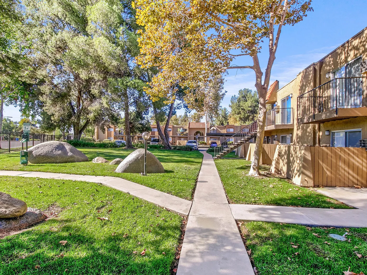 Woodlake — Photo 4