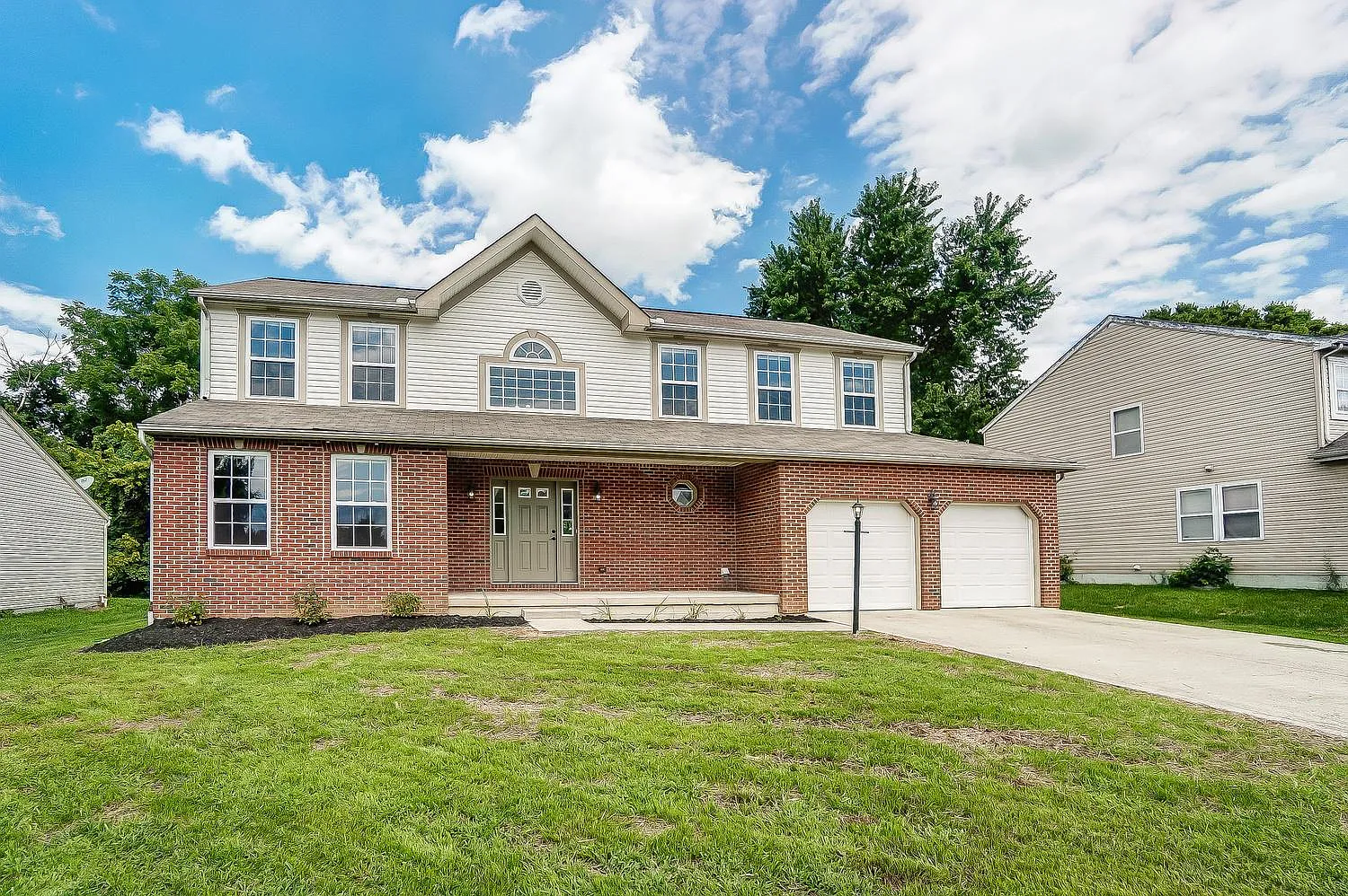 95 Knights Bridge Dr N photo 1