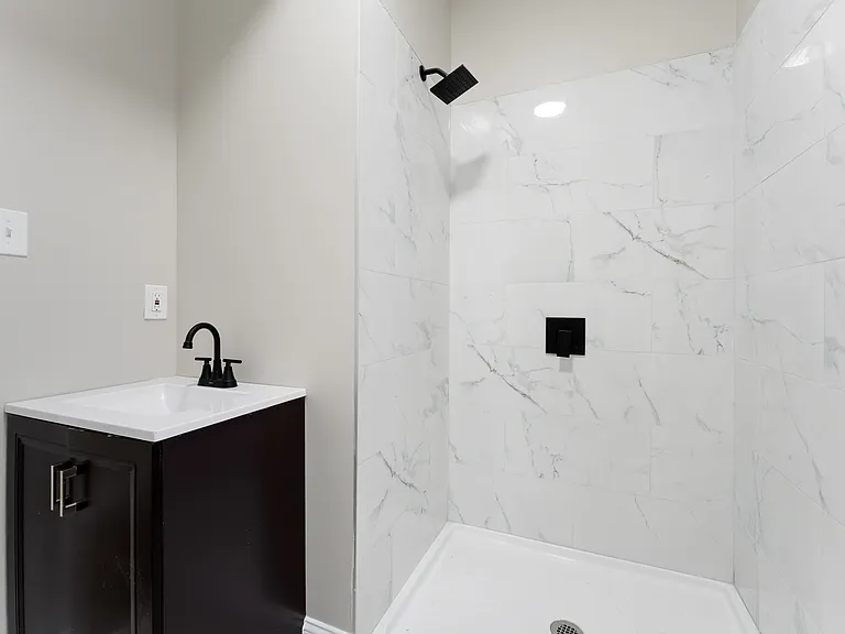 1517 W Westmoreland St — Photo 11
