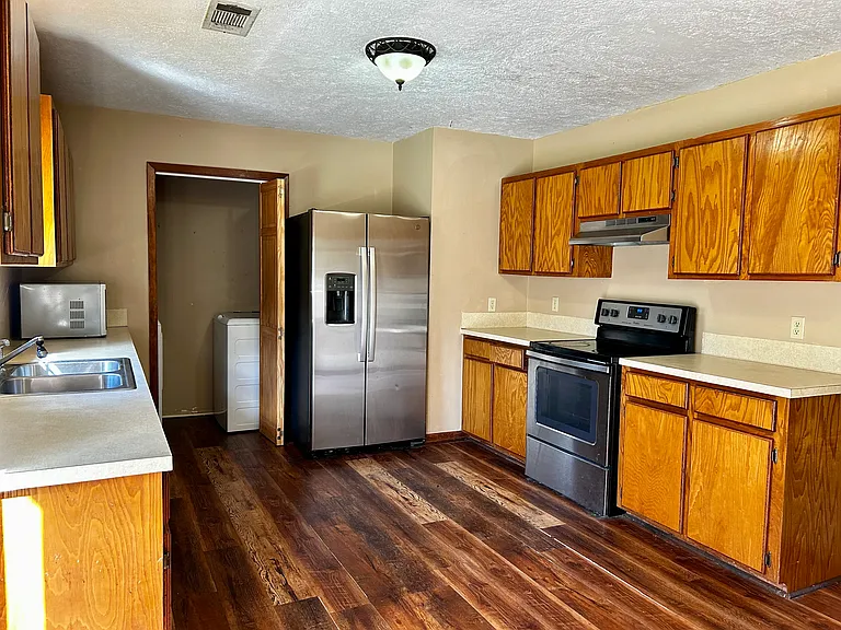 723 Bearling St — Photo 8