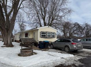 2 Mansfield Dr, Plattsburgh, NY 12901