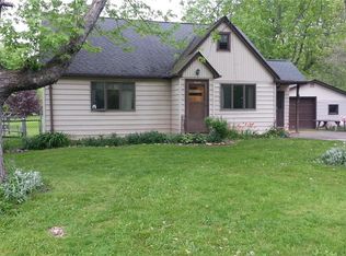 4023 Hoffman Rd, Medina, NY 14103