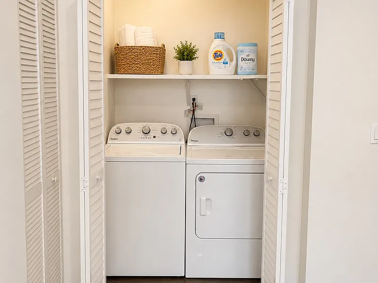 14143 Burbank Blvd #202 — Photo 2