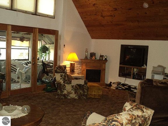4th image of 10739 Round Lake Dr