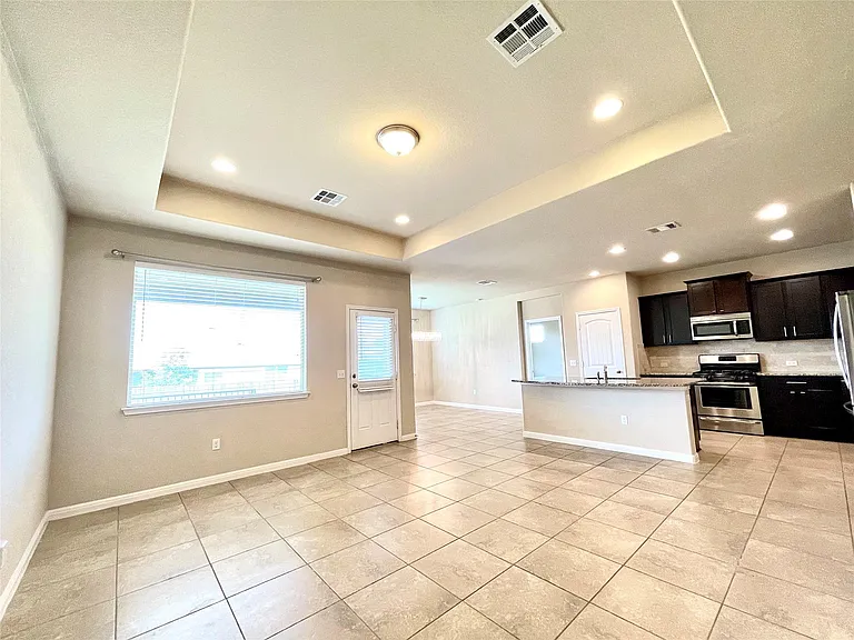 16412 Vescovo Ln — Photo 9