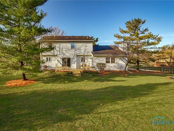 4th image of 591 Carol Dr
