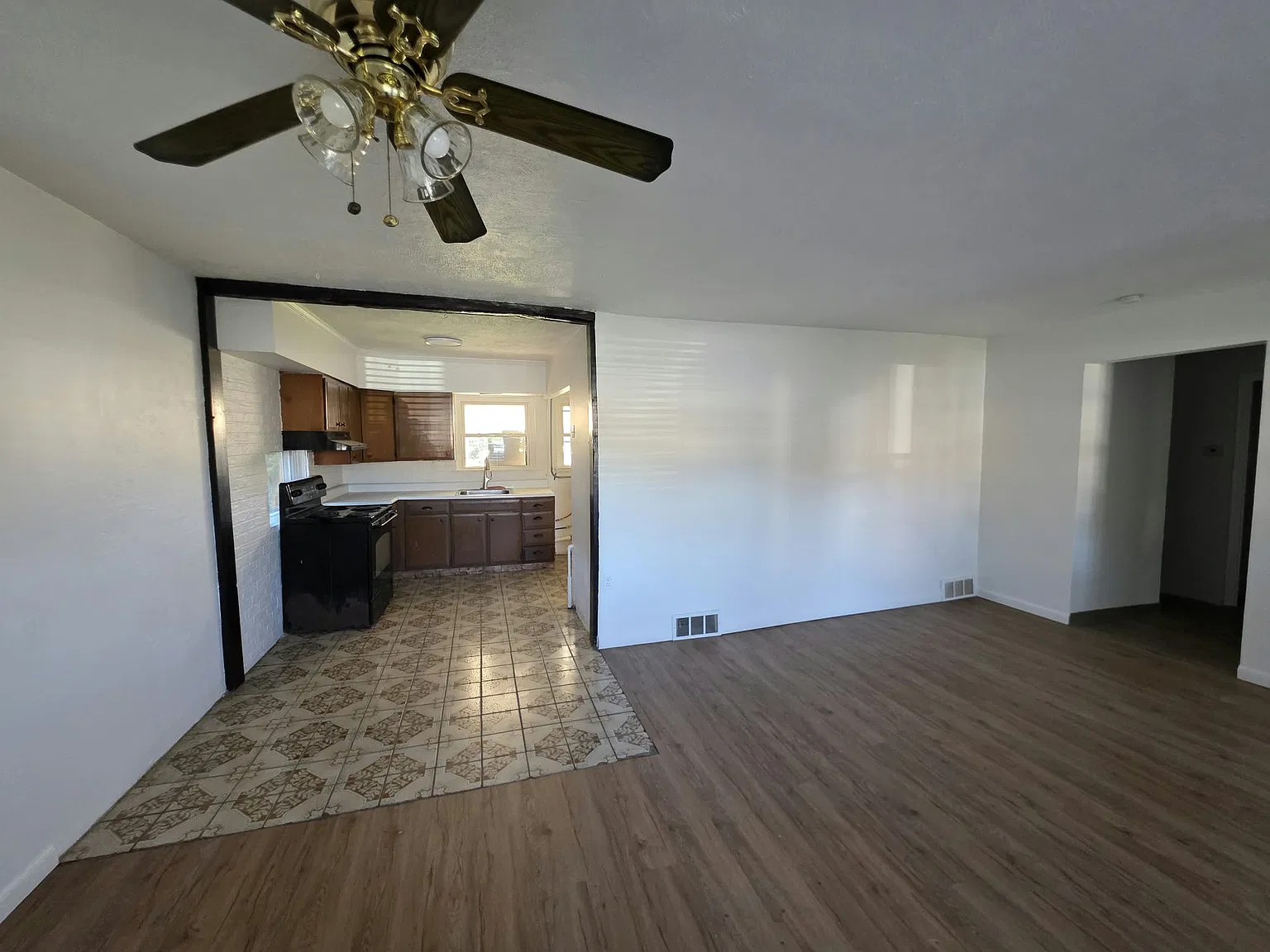 2 bed, 1123 sqft, $1,100 — Photo 2