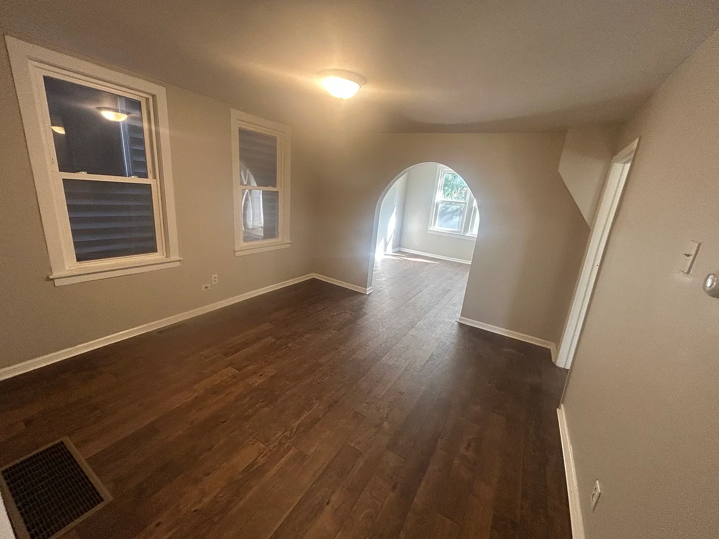 2 bed, 1000 sqft, $1,500 — Photo 2