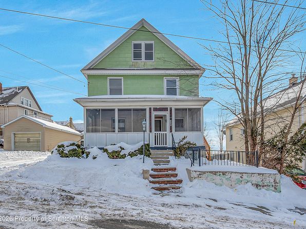 208 E Warren St Floor 2