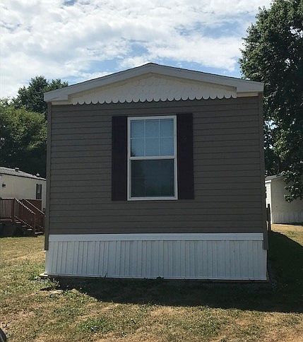1st image of 10 Sandybrook Dr #10