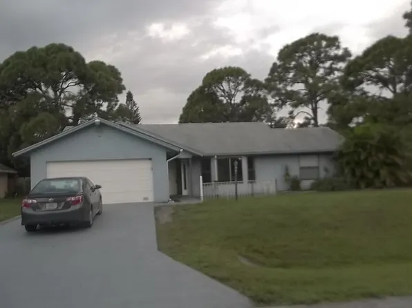 5611 Birch Dr, Fort Pierce, FL 34982