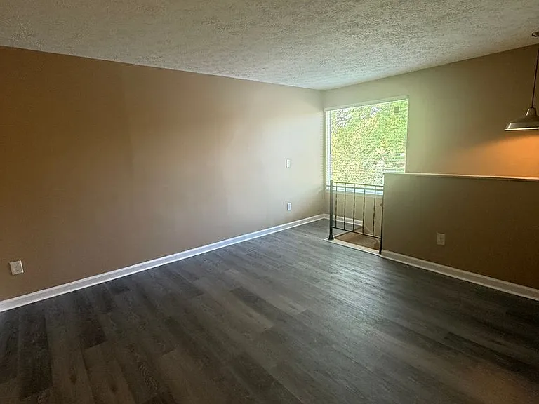 6631 Gracely Dr — Photo 2