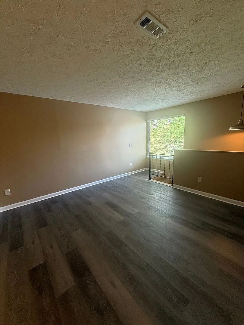 Building Photo - 6631 Gracely Dr