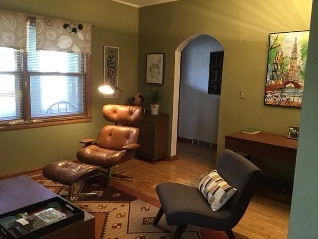 1 bed, 988 sqft, $1,590 — Photo 2
