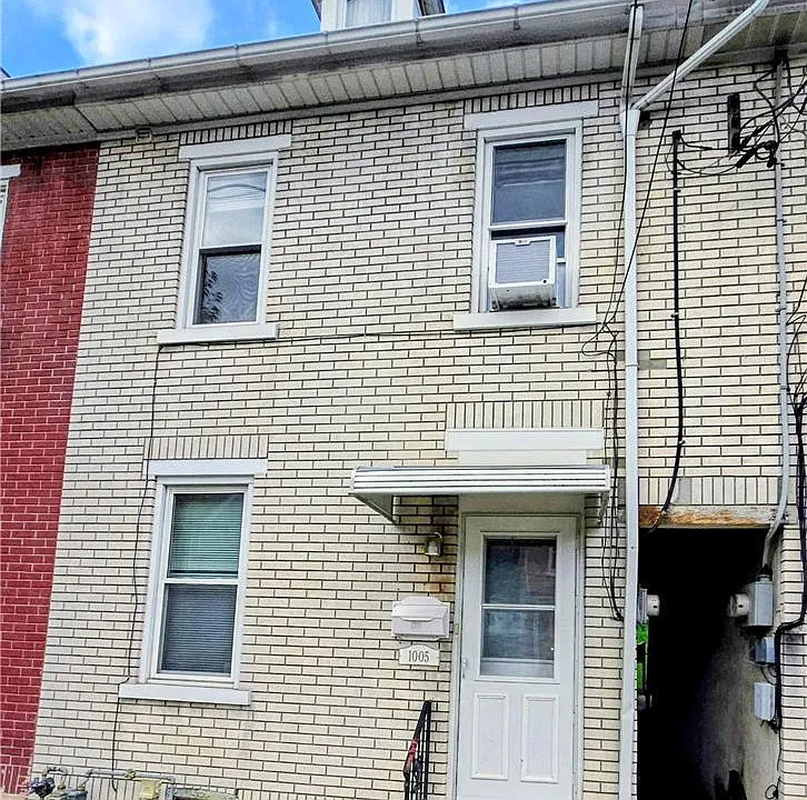 1005 Seneca St