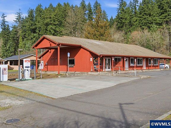 4th image of 300 NW Santiam Blvd