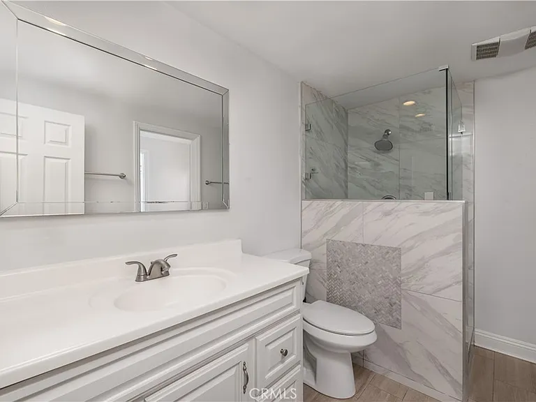 2336 La Linda Pl — Photo 17