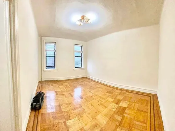 2737 Webb Avenue image 1 of 4