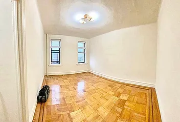 2737 Webb Avenue, #5I