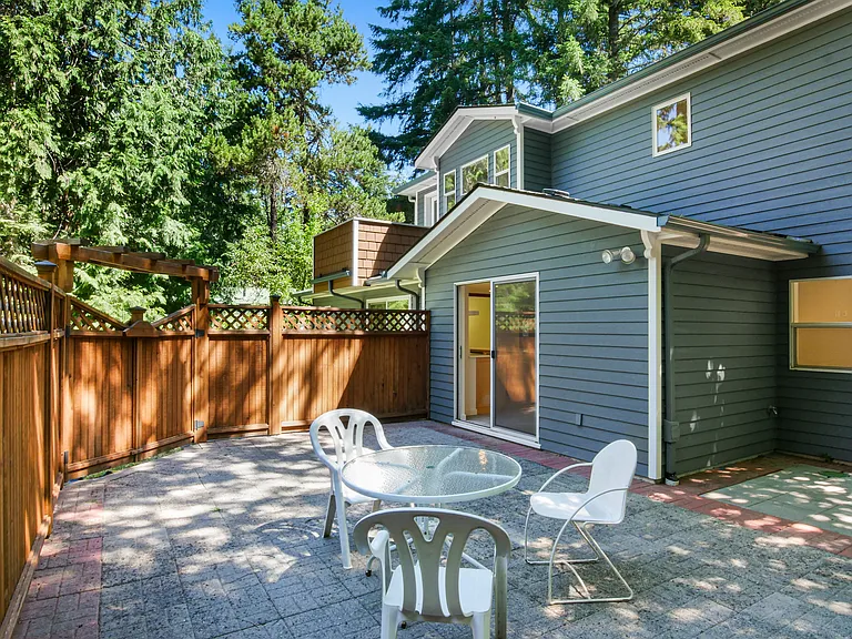 21017 SE 82nd St — Photo 46