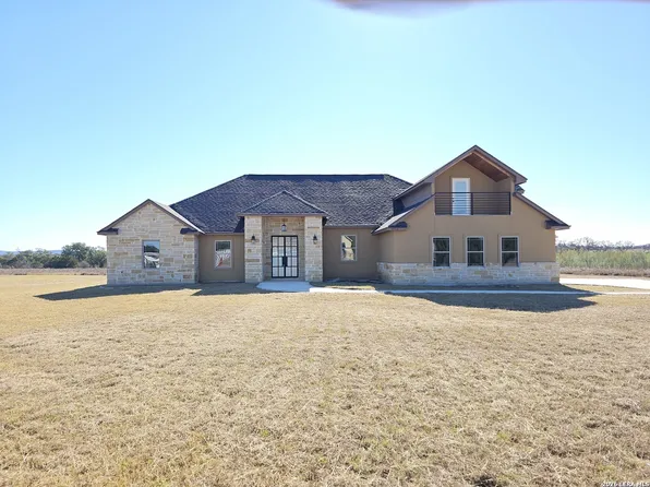 956 Horseshoe Falls, Bandera, TX 78003