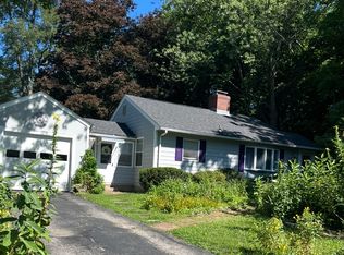 7 Nipsah Rd, Warwick, RI 02818