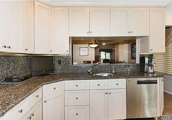 3rd image of 39 Clubside Dr