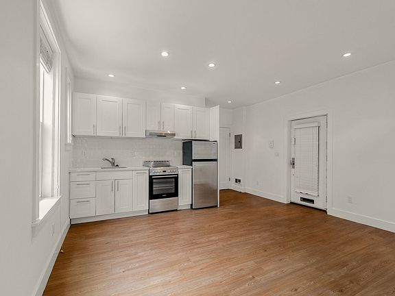 5th image of 896-898 Guerrero St #898A