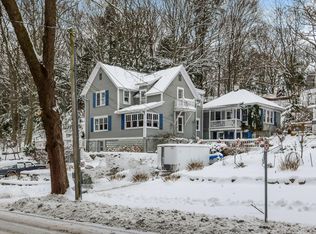 941 Lake Ave, Grand Haven, MI 49417