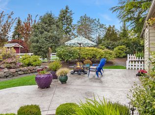 10831 Mandus Olson Rd NE, Bainbridge Island, WA 98110