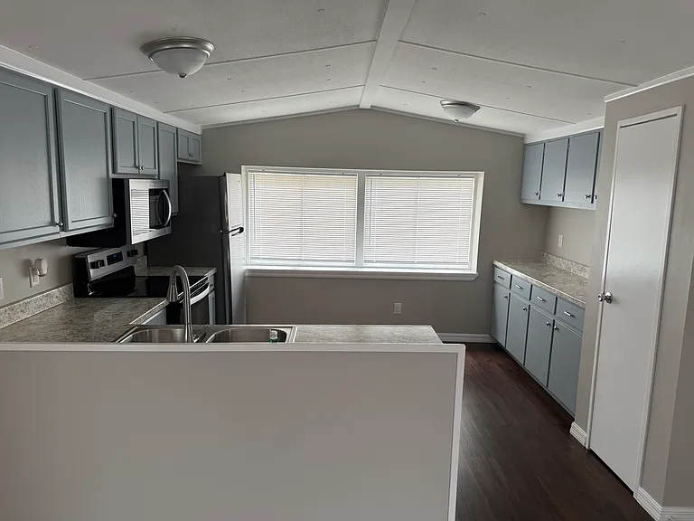 8020 Tanner Williams Rd — Photo 10