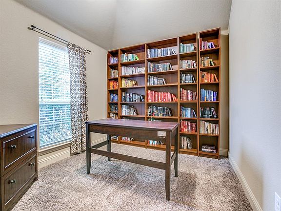 4th image of 3022 Carlton Pkwy