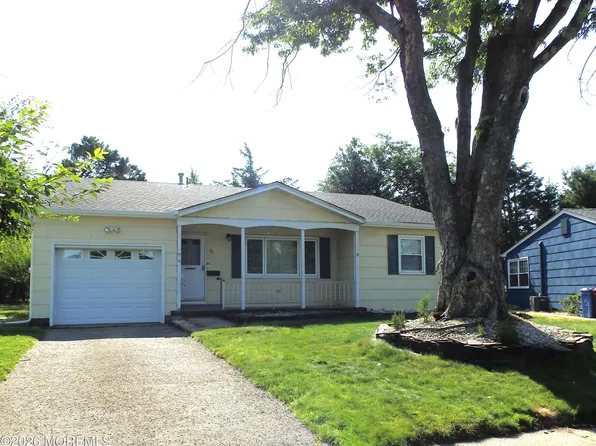 36 Gower Court, Toms River, NJ 08757