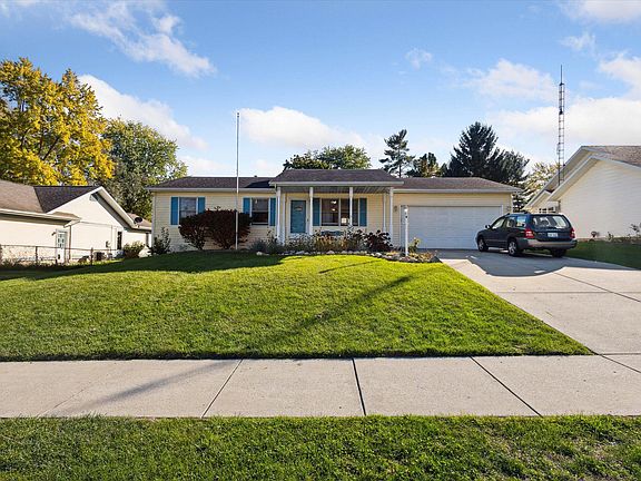 3rd image of 822 Kensington Dr